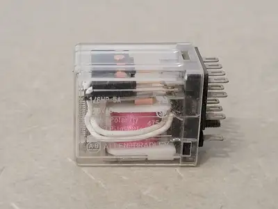 USED ALLEN-BRADLEY 700-HC24A1