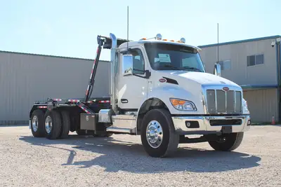New | in-Stock 2027 PETERBILT 548 Rolloff Trucks Texas US | Roll Off Truck World #1492014