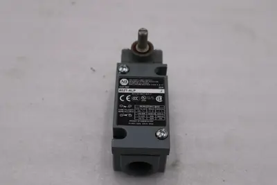 NEW OPEN BOX AB ALLEN BRADLEY 802T-ALP LIMIT SWITCH SER.J 802TALP STK K2111CC