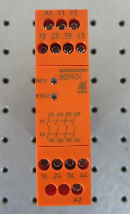 Used DOLD & SOEHNE SAFEMASTER BG5924 Injection Molding Parts | Hunter Plastics #788750