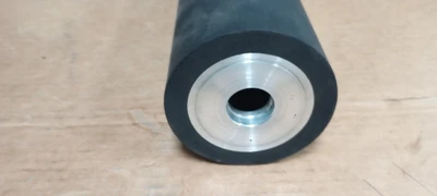526639 1 LOT OFF 2 BLACK DRUM ROLLER 4"X12 1/2 INCH