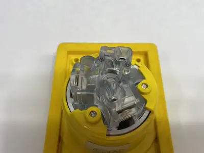 USED HUBBELL|KELLEMS WATERTIGHT DEVICE TWIST-LOCK® RECEPTACLE WITH LIFT COVER