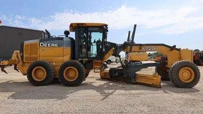 USED 2013 Deere 672GP
