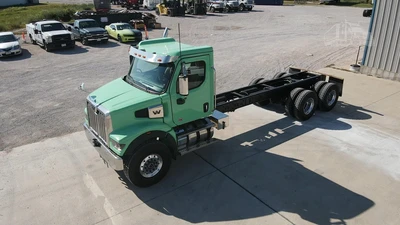 New | in-Stock 2025 WESTERN STAR 47X Cab Chassis trucks Texas US | Roll Off Truck World #1492024