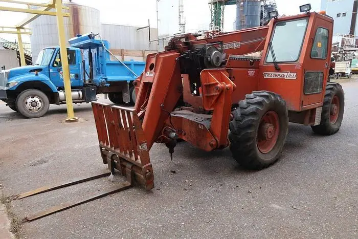 Used TRAVERSE LIFT TL-10049 Scissor Lifters Pennsylvania US | Global Equipment International, LLC #185428