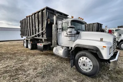 Used 1997 MACK RD688S Garbage trucks Virginia US | Proxy Equipment #1382885