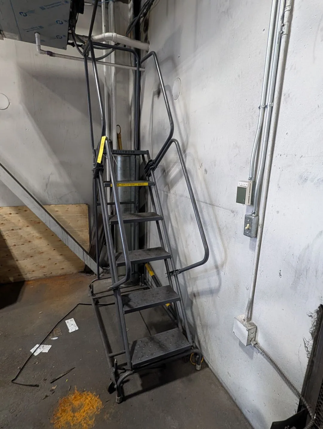 Ballymore 6-Step Portable Platform Staircase