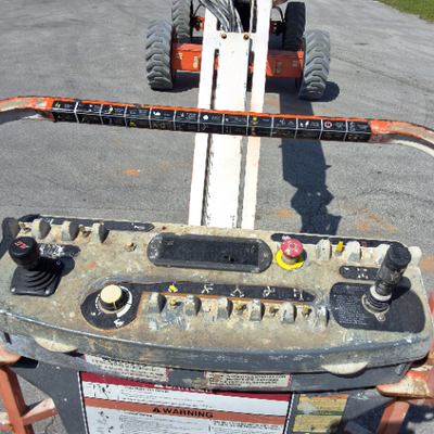 USED 2013 JLG M600JP