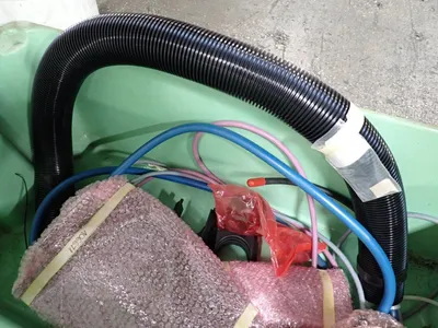 Hose And Hose Mounts
