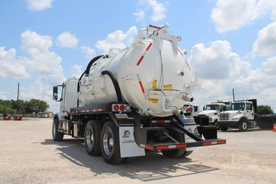Used 2019 VOLVO VHD64B200 Septic/Sewer/Vacuum Trucks Texas US | Roll Off Truck World #1492002
