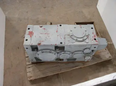 105 HP @ 1,750 RPM 90:1 HANSEN Model RDF44-BNN-90 Right Angle Power Transmission Gear Reducer; S/N 071811 (Never USED)