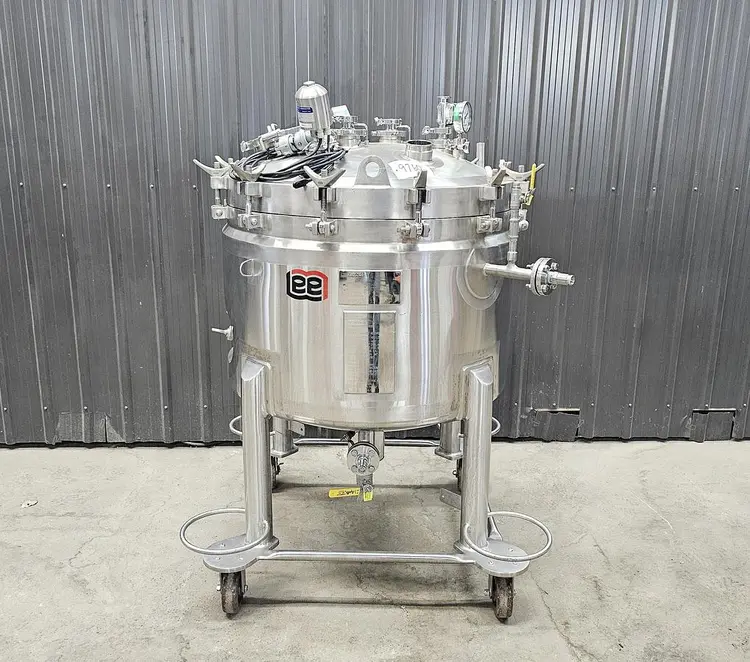 Used LEE INDUSTRIES INC. 400L DP Stainless Steel Tanks Quebec CA | Carter-Wilson Equipment Services #884558