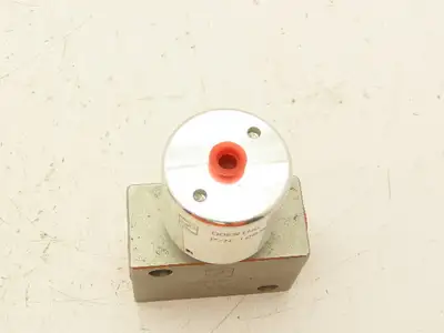 Doering S8542W-5S Hydraulic Manifold Cartridge Valve 1/2" NPT