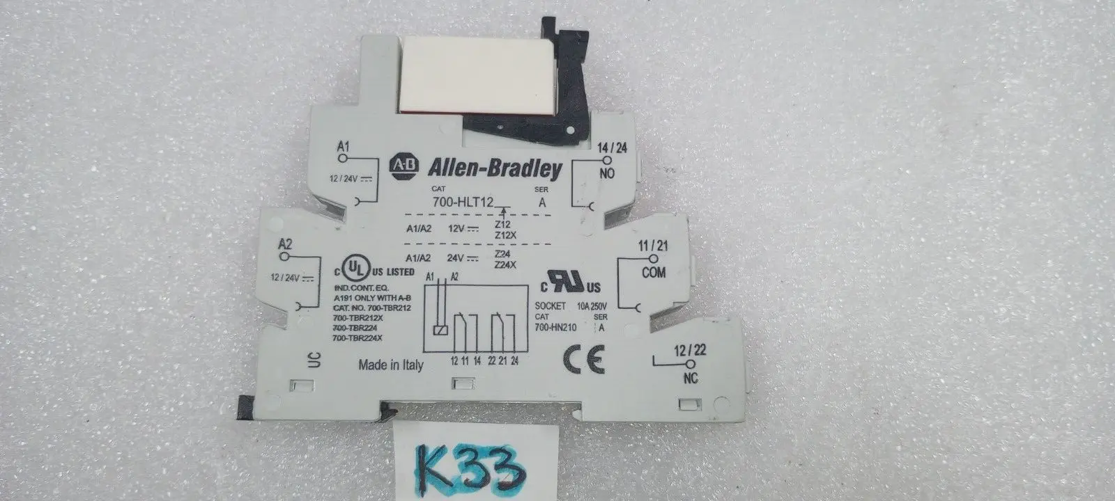 ALLEN BRADLEY 700-HLT12 SER aSOCKET + 700-TBR224 RELAY