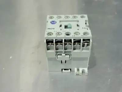 USED ALLEN-BRADLEY 100-M09NZ*3