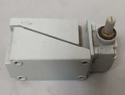 USED Allen Bradley 802T-AP