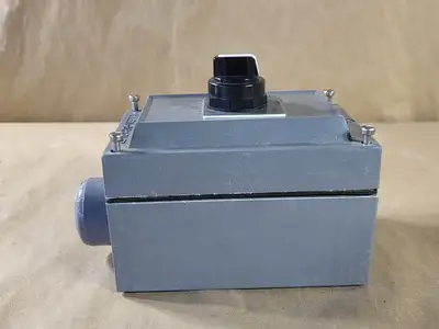 NEW ALLEN-BRADLEY 800H-R3HA4RL