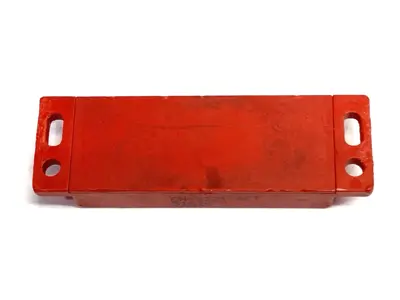 Used Omron Magnetic Non-Contact Interlock Door Actuator 51626 Switch Parts Michigan US | Maverick Industrial Sales #1393527