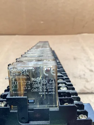 USED OMRON G2R-2-SN
