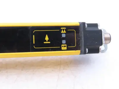 Schmersal SLC440-ER-0250-14-01 250mm Light Curtain Transmitter & Receiver Set