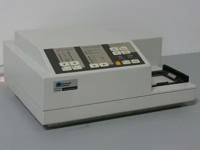 USED MOLECULAR DEVICES UV MAX KINETIC MICROPLATE READER