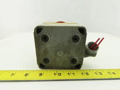 Siemens 3SA14 18-4 E-Stop Twist Release W/Enclosure 380V 10A