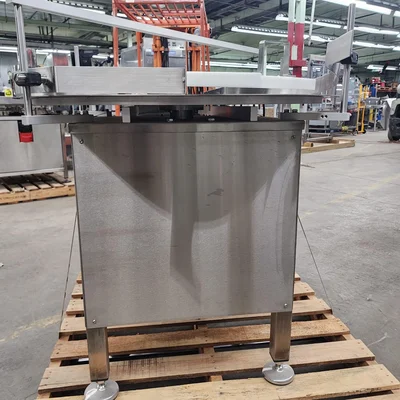 Capmatic Turntable all in stainless steel 39 Inch. Diam. 220 volts, 60 hz, 1 ph. year 2019. # 106