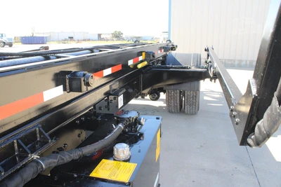 New | in-Stock 2027 MACK MD7 Rolloff Trucks Texas US | Roll Off Truck World #1491884