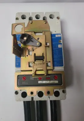 Westinghouse KD3400F 3 Pole Eaton Cutler Circuit Breaker 400 AMP