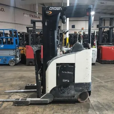 USED 2016 CROWN RR5725-45
