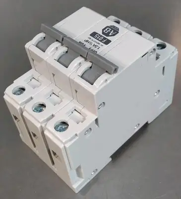 Allen-Bradley 1492-CB3F015 Circuit Breaker Loc4E30