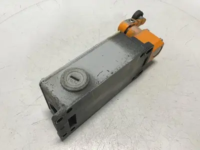 USED SIEMENS 3SE3 404-1G