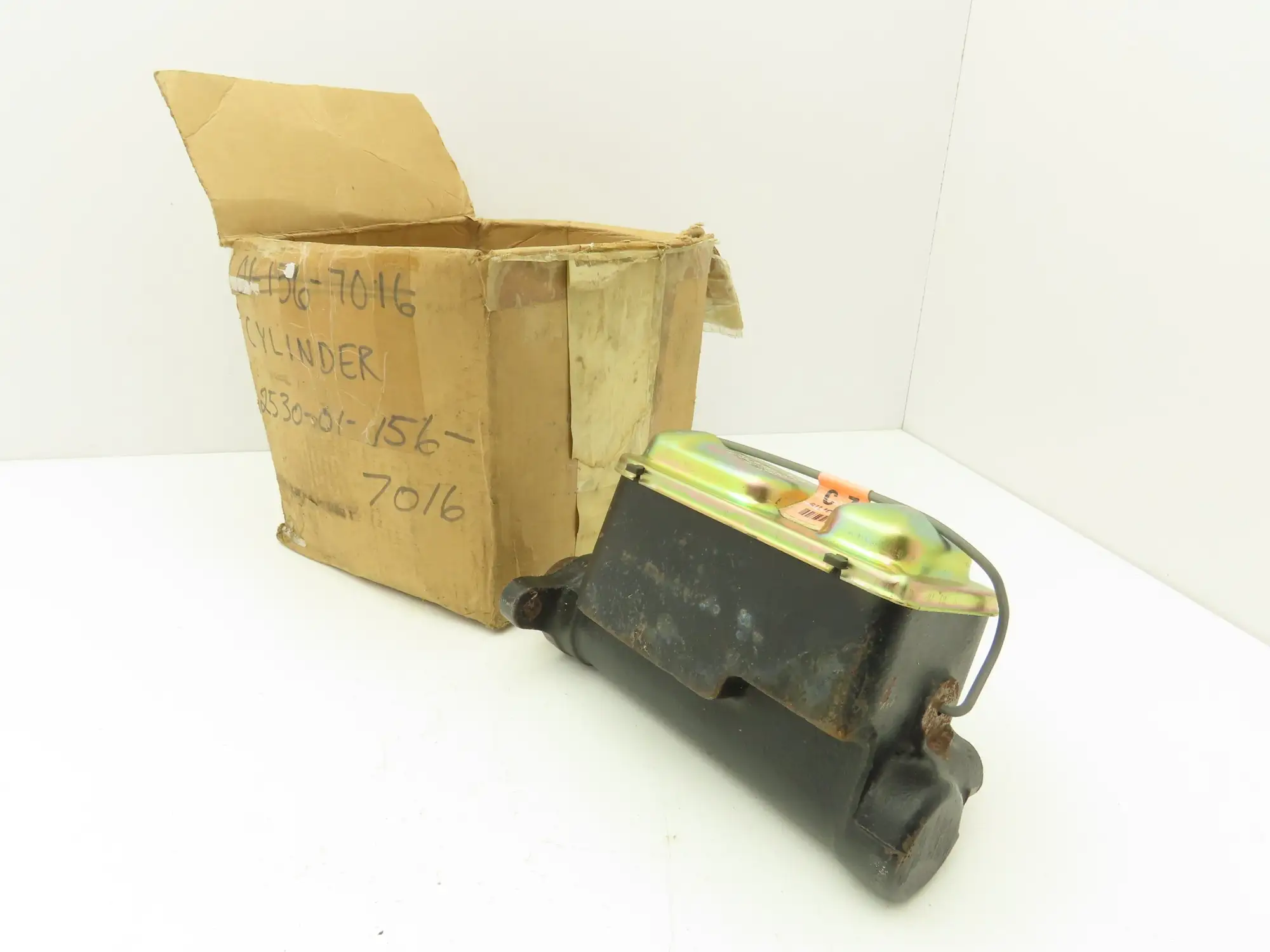 New | in-Stock GM _UNKNOWN_ Hydraulic Cylinders | Arrow Industrial #611078