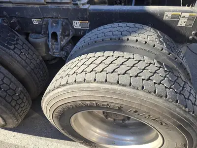 USED 2022 PETERBILT 567