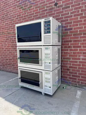 USED KUHNER ISK-1-W / ISK1-X REFRIGERATED INCUBATOR SHAKER 5°C BELOW AMBIENT TO 60°C