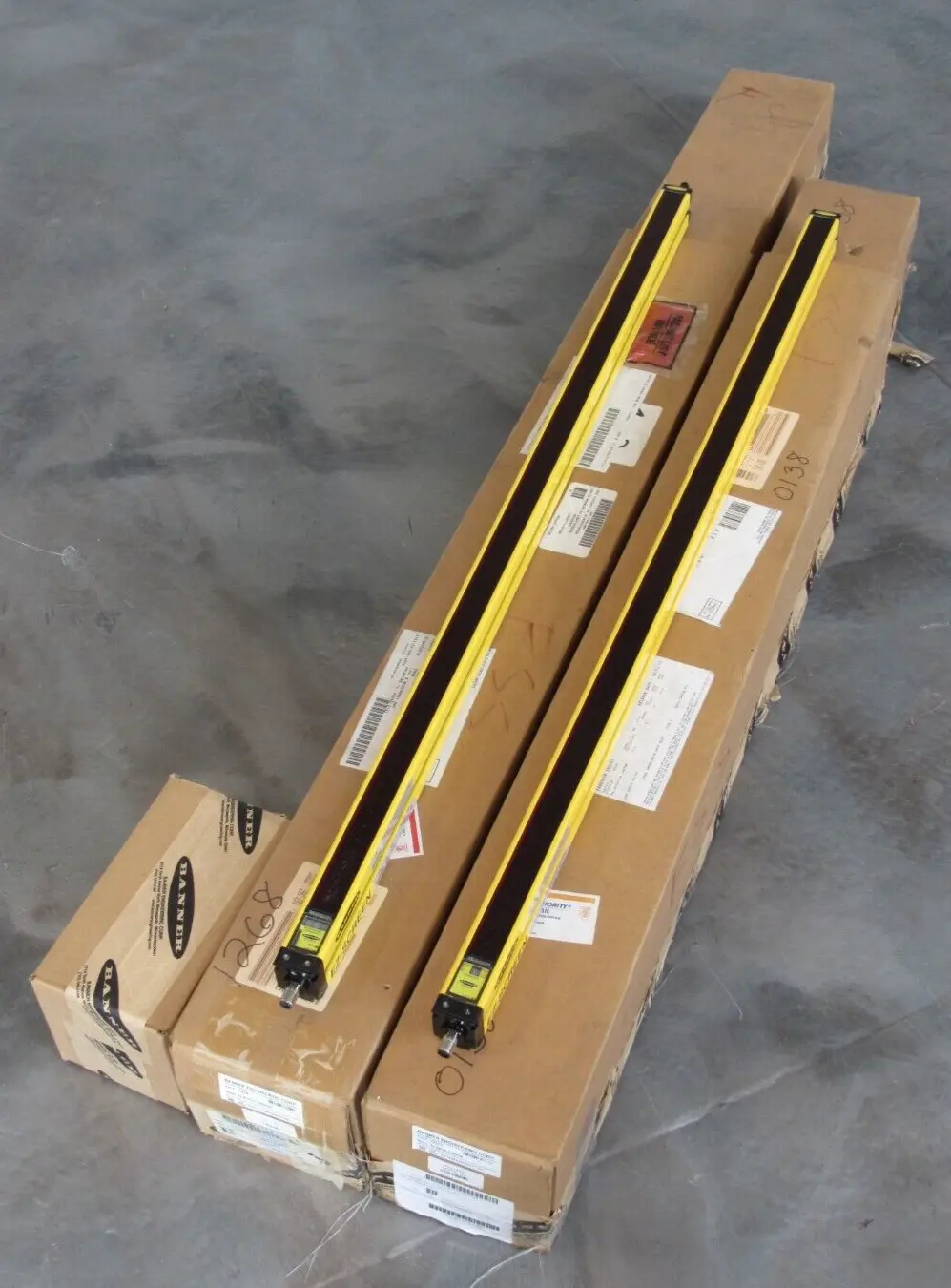 NEW BANNER SLSE30-1050Q8 EMITTER AND SLSCR30-1050Q8 RECEIVER LIGHT CURTAIN SET