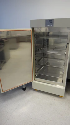 Advantec CI 612 Incubator, 310 liter