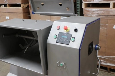Mainca Model RM-200 Single-Action Mixer