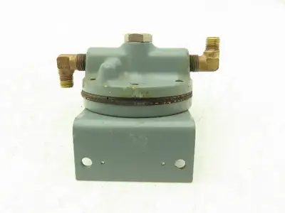 Moore Products 62V 7135S6AJ 1/4" Pneumatic Constant Differential Relay