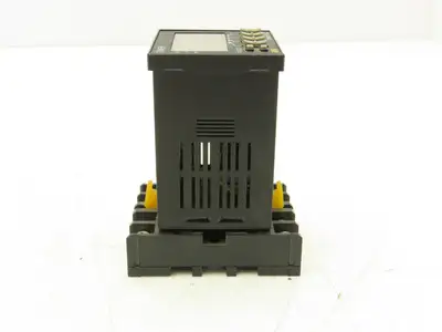 Omron H5CX-L8SD Timer Relay Digital 8 Pin 0.001sec-9999h  24V With P2CF-08 Base