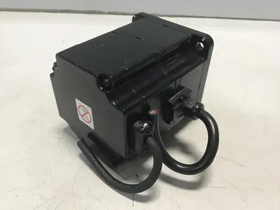 USED YASKAWA SGMPH-02A1A-YR31