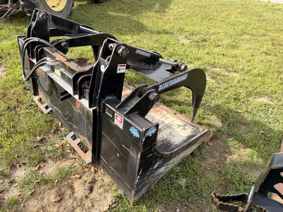 Used BLUE DIAMOND 106175 GRAPPLE LOADER BUCKET SKID STEER ATTACHMENT Grapple Buckets Michigan US | Miedema Asset Management Group #1424738