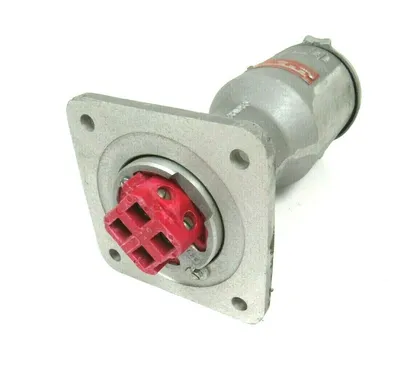 NEW CROUSE HINDS DR641 RECEPTACLE