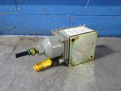 USED ALLENBRADLEY 836TT251JX81X15