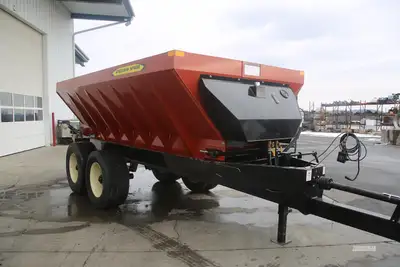 New | in-Stock 2026 PEQUEA SP400 Manure Spreaders Pennsylvania US | Zimmerman Farm Service #1410443