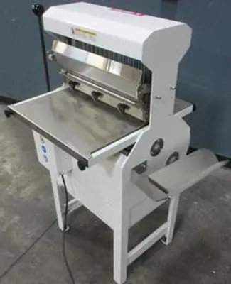 Oliver 777-N Variety Bread Slicer w/ Bagging Scoop