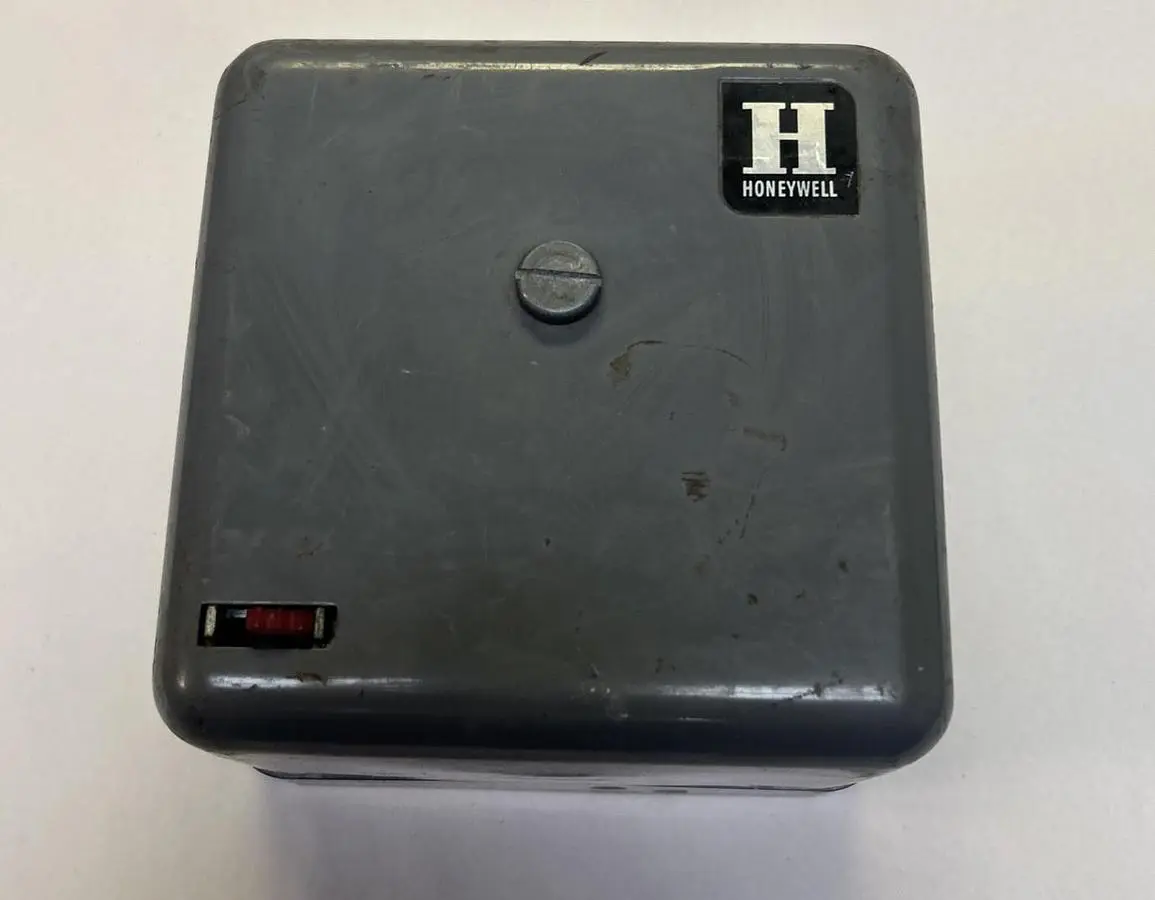 Used HONEYWELL RA890E1009 HVAC Parts and Equipment | Surplus Asset Holdings #1203664