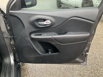 USED 2016 JEEP CHEROKEE