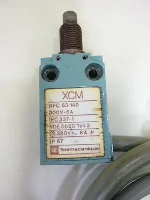 USED TELEMECANIQUE XCM-F110