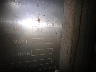 433 Gallon 304 Stainless Insulated Vertical Tanks